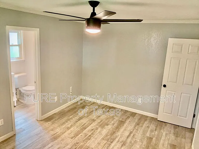 407 Meadowcreek Cir — Photo 10