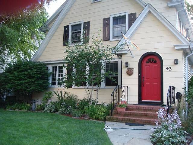 1st image of 42 Harvard Ct