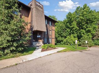 1720 Grove Rd #C-60, Ypsilanti, MI 48198
