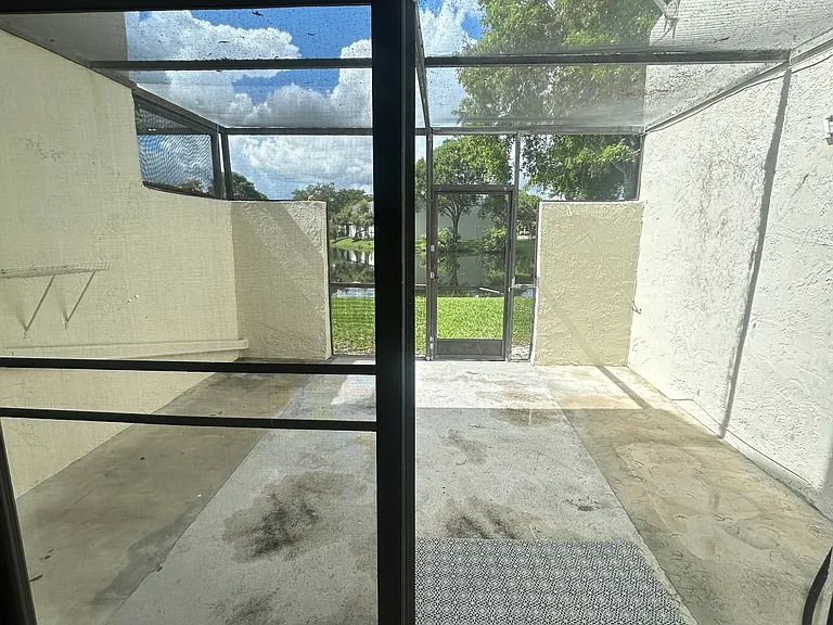 9884 NW 15th St — Photo 31