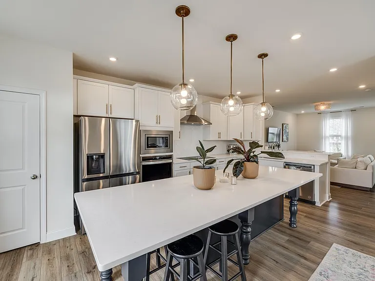 400 Simeon Dr — Photo 8