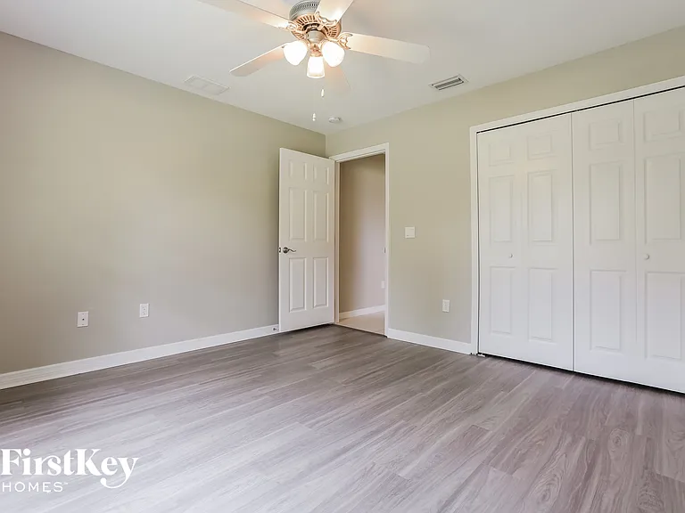 2463 Alesio Ave — Photo 9
