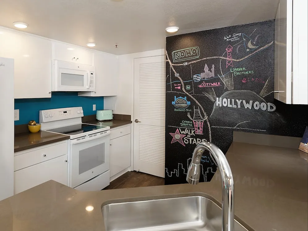 AVA Studio City — Photo 3
