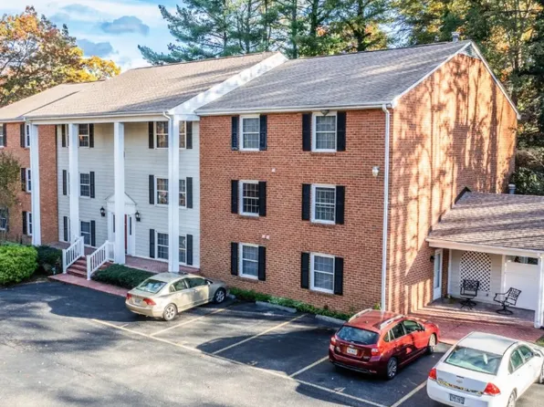 4622 Grandin Rd SW APT 2, Roanoke, VA 24018