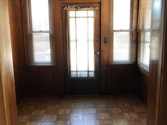 5th image of 2475 S Pennsylvania St #1