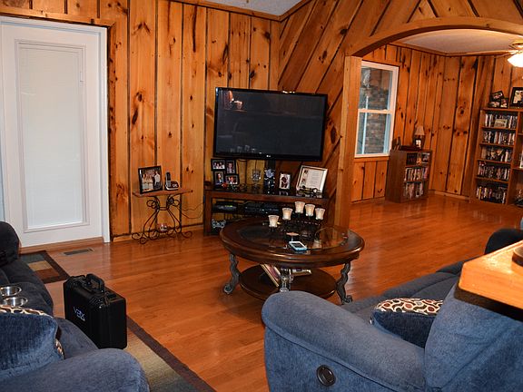 2nd image of 1034 Road Frk