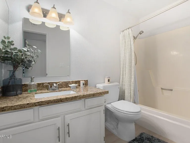 540 N May St #2081 — Photo 19