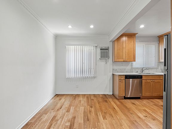 5th image of 1233 N Harper Ave #5
