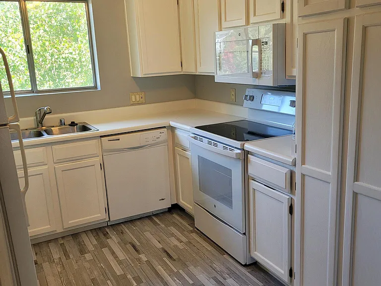 2401 N West St #207 — Photo 4