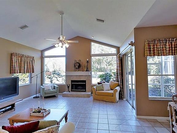 5th image of 5079 Cross Pointe Dr