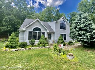 2120 Autumn Ct, East Stroudsburg, PA 18302