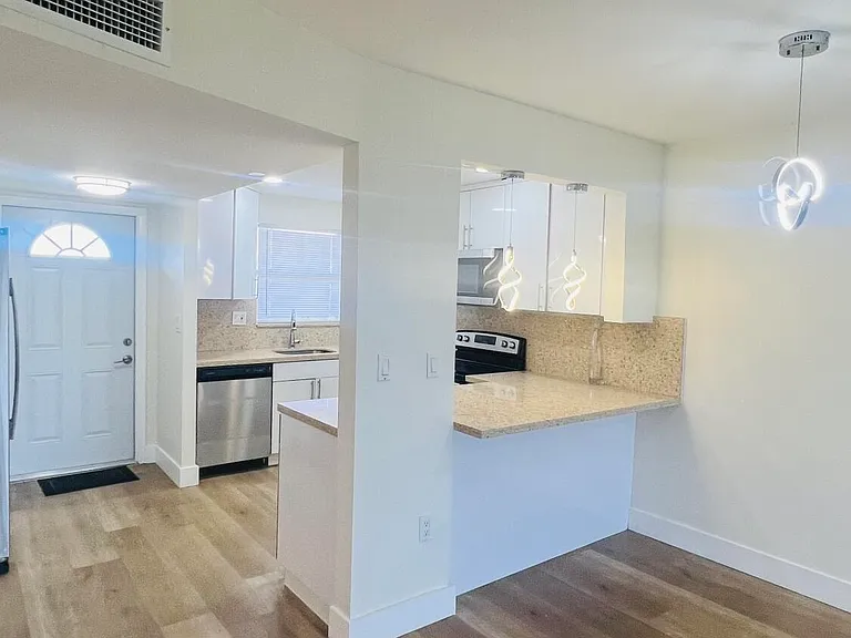 8345 Sunrise Lakes Blvd #304 — Photo 6