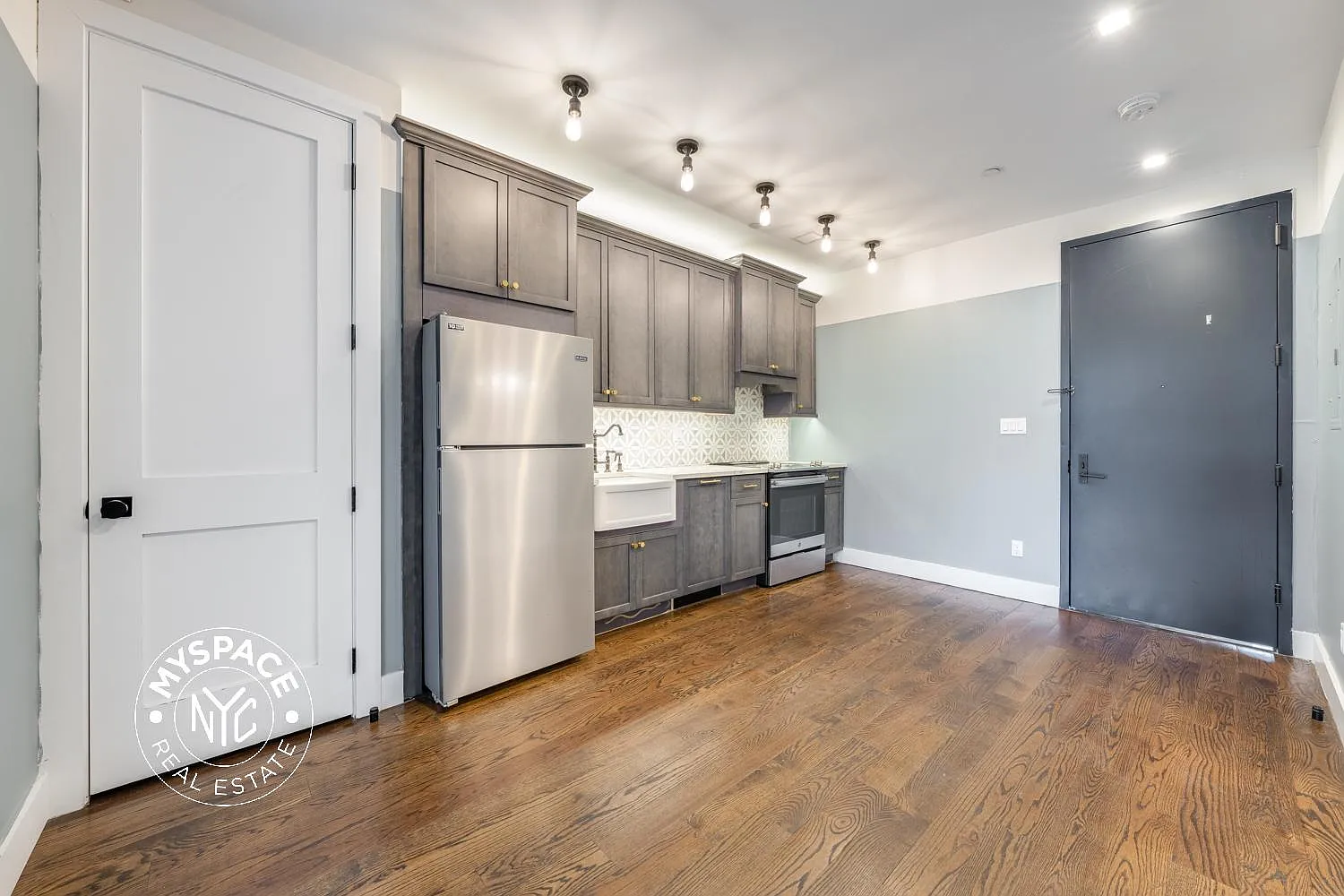 187 Kent Avenue — Photo 4