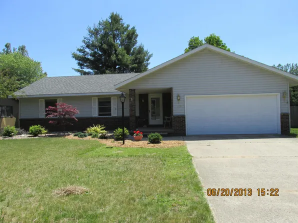 135 Roberta Dr, Tawas City, MI 48763