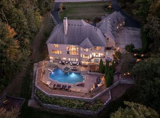 3002 Tall Timbers Dr, Milford, MI 48380