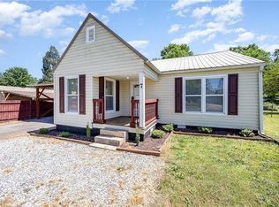 7 Forest Hill Rd, Lexington, NC 27295