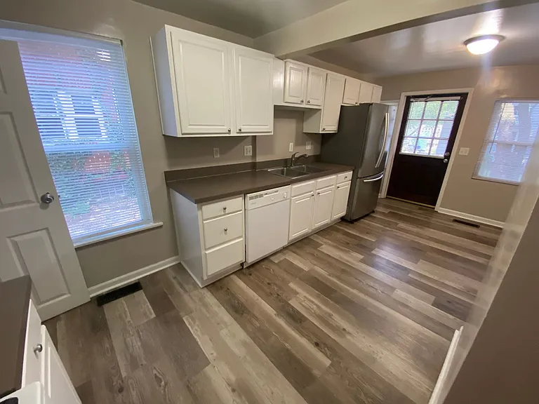 428 E. Lane Ave — Photo 11