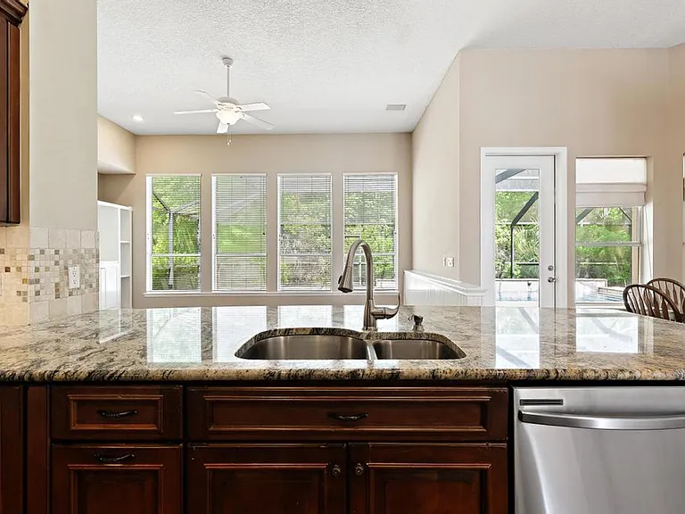 337 S Mill View Way — Photo 17