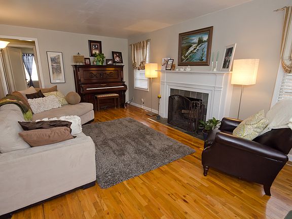3rd image of 2654 Glenmare St