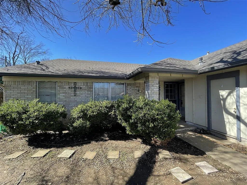 3 bed, 2.0 bath, 1100 sqft, $1,675 — Photo 1