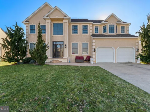 1992 Steeplechase Dr, Williamstown, NJ 08094