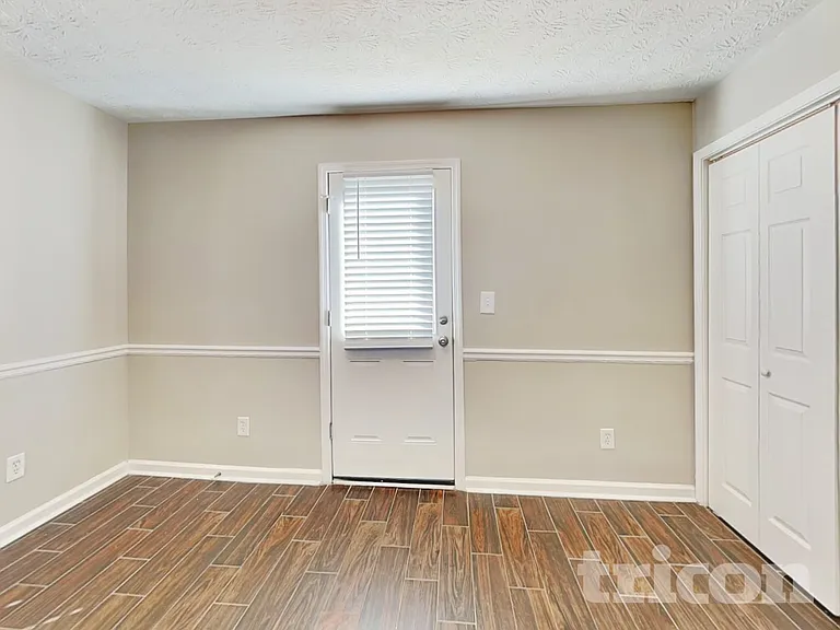 1120 Patton Way — Photo 3