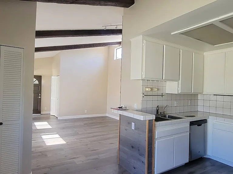 1453 Essex St #5 — Photo 23