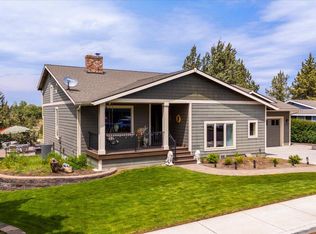 1725 SW Parkway Dr, Redmond, OR 97756