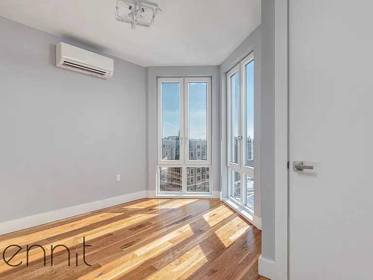 56 Ainslie St #2R — Photo 7