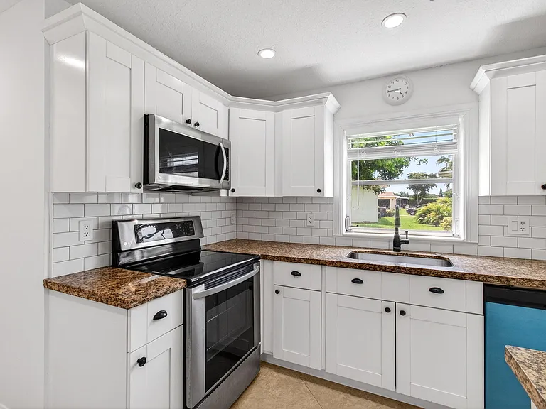 6038 Lasalle Rd — Photo 20