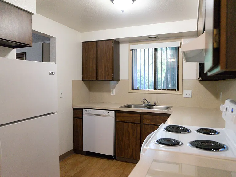 Oakview Terrace Apartments — Photo 2