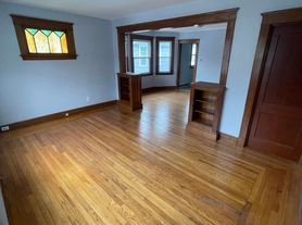54 Bradley Ave, Hamden, CT