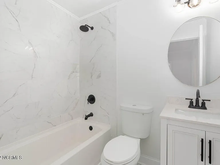 106 W Cedar St — Photo 3