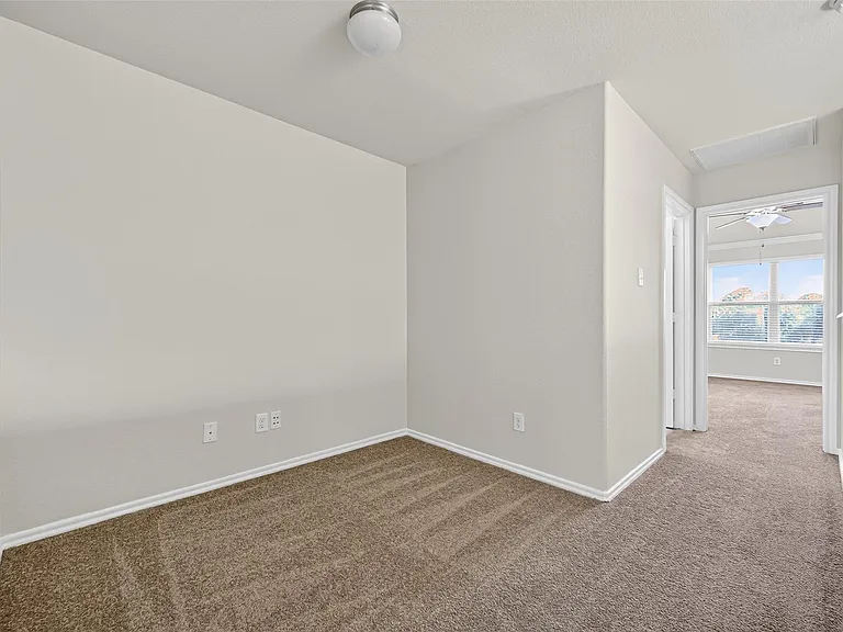 6438 Haywards Crossing South Cir — Photo 20