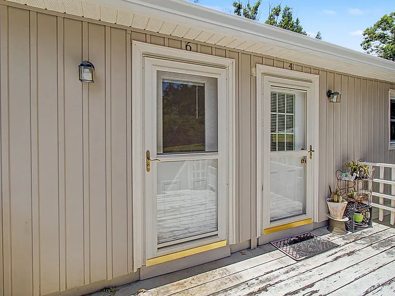 35 Hamburg Dr — Photo 24
