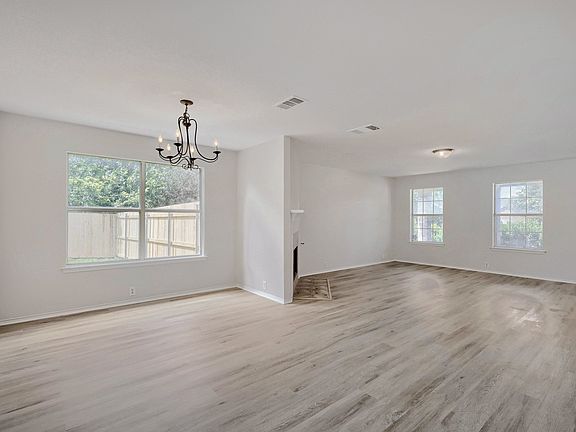 5th image of 3103 Savoy Ct