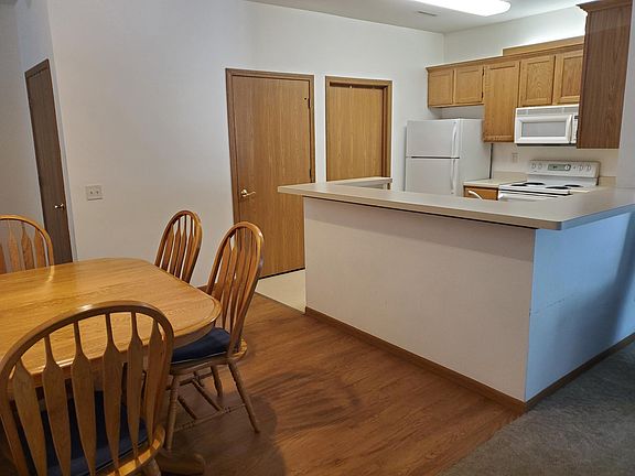 3rd image of 983 Harper Dr #P9nrtr2fv