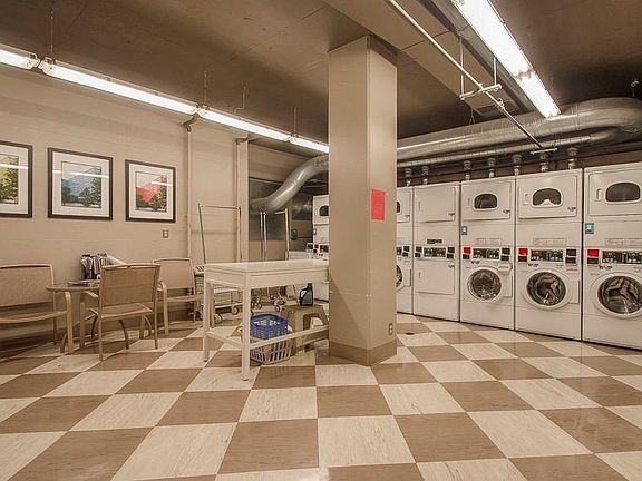 4th image of 333 W Meyer Blvd APT 208
