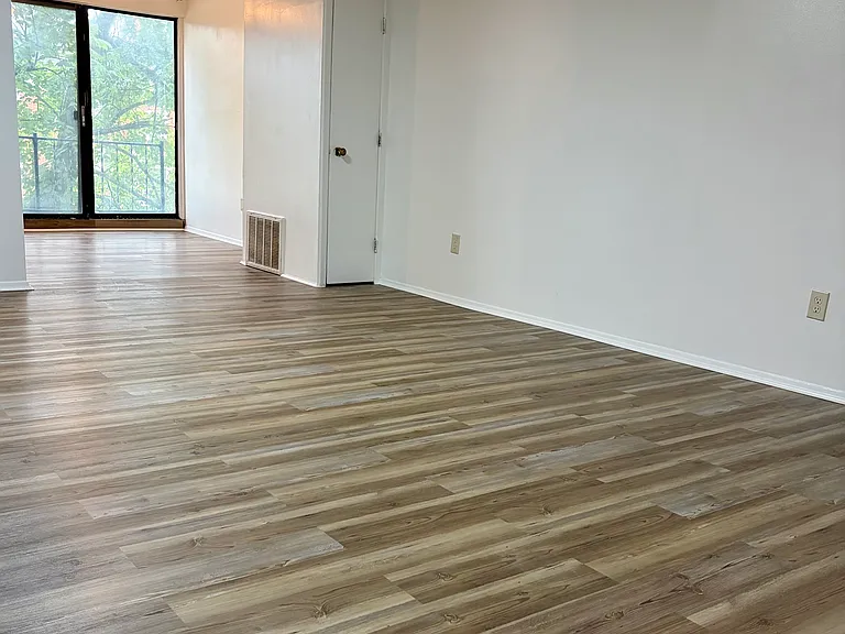 2440 Noble Rd #204 — Photo 5