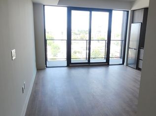 181 Sterling Rd #1018, Toronto, ON M6R 2B2