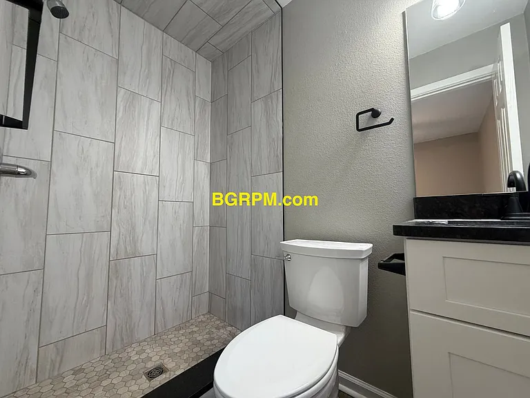 1704 Nina St — Photo 10