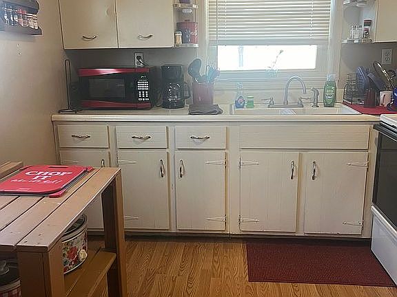 4th image of 407 S Connor St