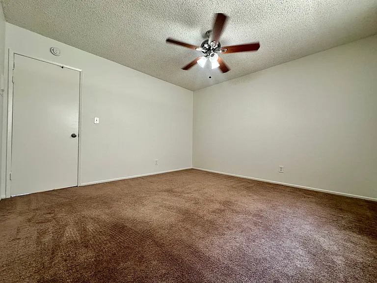 4141 Rosecrans Ave — Photo 20