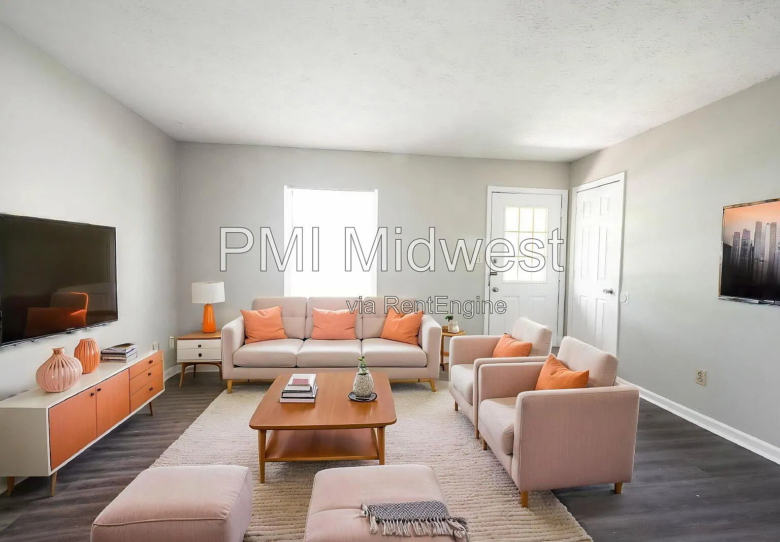 4 bed, 1.0 bath, 925 sqft, $1,379 — Photo 4