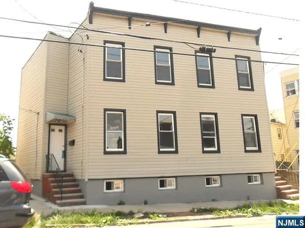 88 Devon St, Kearny, NJ 07032