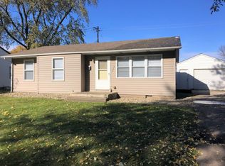 300 Briar Ln, Champaign, IL