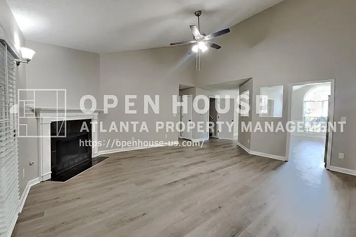 1041 Wicker Pine Dr NE — Photo 3