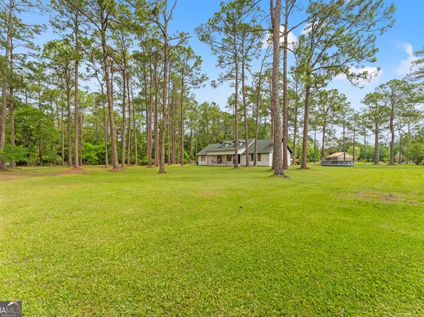 171 Camp Pinckney Dr, Folkston, GA 31537