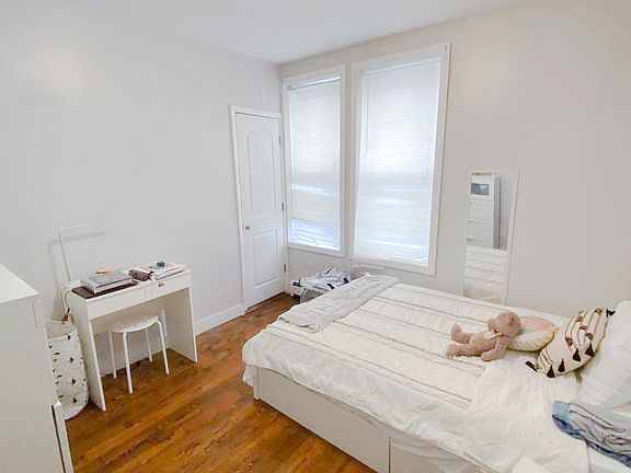 4th image of 2097 Dean St #1RR