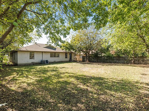 4th image of 2243 Larry Dr